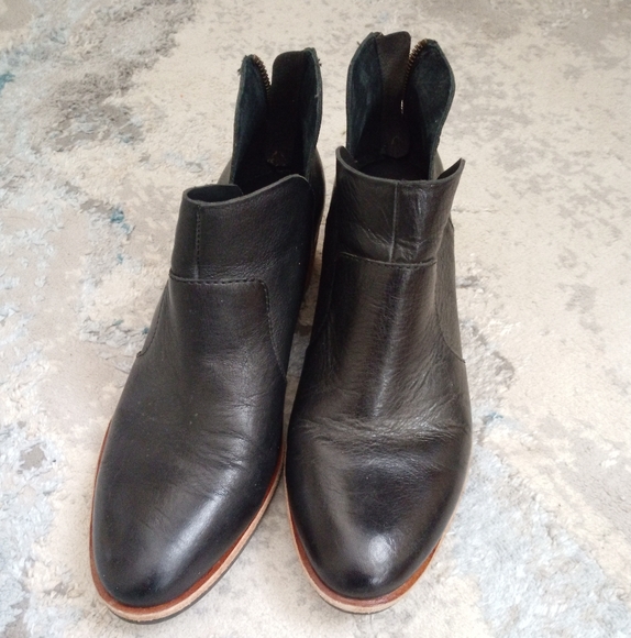 Kork- Ease size 8.5 Black Leather Ankle Boots Booties - Picture 7 of 13